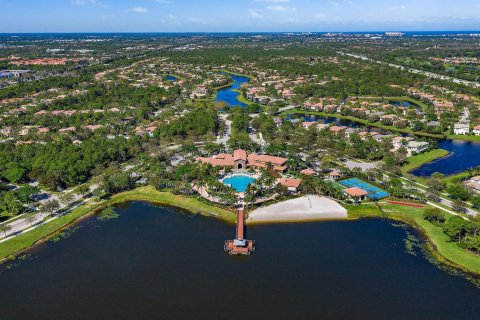 Adosado en alquiler en Palm Beach Gardens, Florida, 2 dormitorios, 106.28 m2 № 1189553 - foto 1