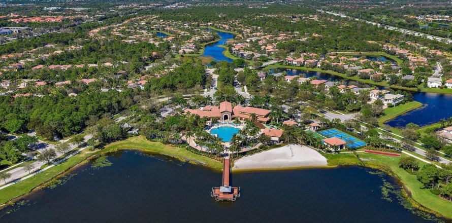Townhouse in Palm Beach Gardens, Florida 2 bedrooms, 106.28 sq.m. № 1189553