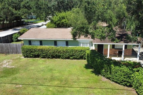 House in Tampa, Florida 4 bedrooms, 179.58 sq.m. № 1911160 - photo 2