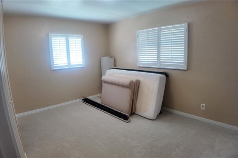 House in Tampa, Florida 4 bedrooms, 179.58 sq.m. № 1911160 - photo 13