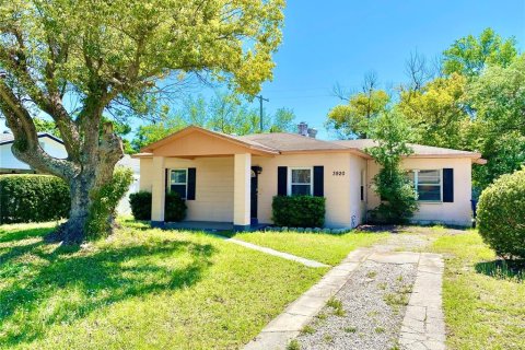 Casa en alquiler en Tampa, Florida, 3 dormitorios, 138.52 m2 № 1833361 - foto 1