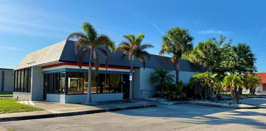 Immobilier commercial à Sebring, Floride № 2183175