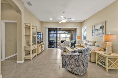 Villa ou maison à vendre à Port Charlotte, Floride: 2 chambres, 155.8 m2 № 1909260 - photo 4