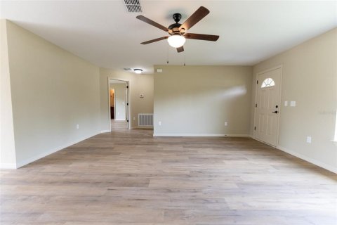 House in Ocklawaha, Florida 3 bedrooms, 123.65 sq.m. № 1688315 - photo 15