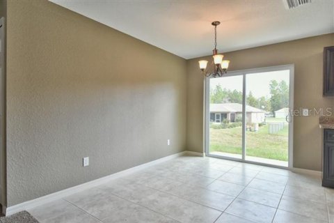House in Ocklawaha, Florida 3 bedrooms, 123.65 sq.m. № 1688315 - photo 2