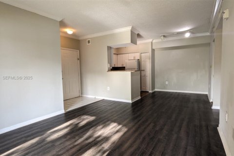 Condo in Pembroke Pines, Florida, 1 bedroom  № 1983862 - photo 13