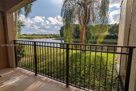 Condo in Pembroke Pines, Florida, 1 bedroom  № 1983862 - photo 2