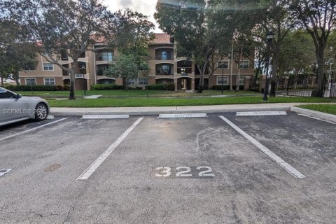 Condo in Pembroke Pines, Florida, 1 bedroom  № 1983862 - photo 20