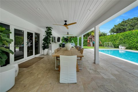 House in Miami, Florida 4 bedrooms, 152.73 sq.m. № 1941141 - photo 28