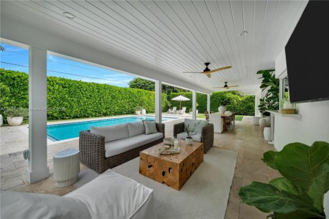 House in Miami, Florida 4 bedrooms, 152.73 sq.m. № 1941141 - photo 2