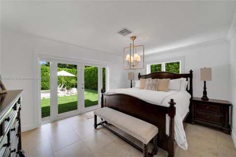 House in Miami, Florida 4 bedrooms, 152.73 sq.m. № 1941141 - photo 15