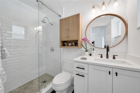 House in Miami, Florida 4 bedrooms, 152.73 sq.m. № 1941141 - photo 18