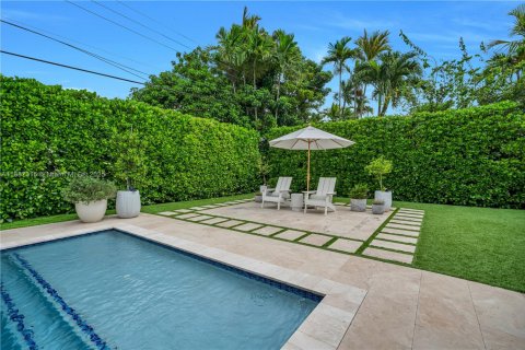House in Miami, Florida 4 bedrooms, 152.73 sq.m. № 1941141 - photo 30
