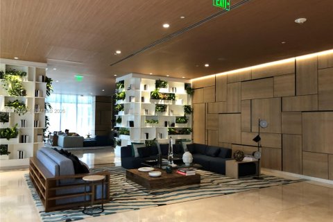 Condo in Miami, Florida, 1 bedroom  № 2041131 - photo 27