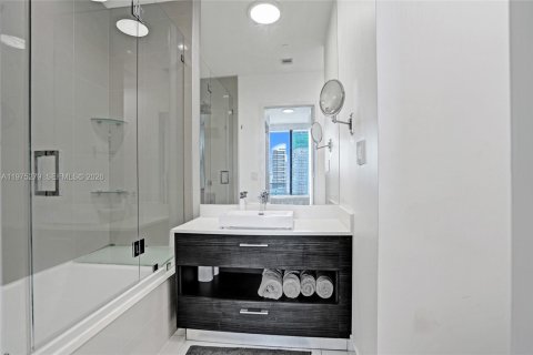 Condo in Miami, Florida, 1 bedroom  № 2041131 - photo 15