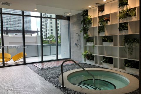 Condo in Miami, Florida, 1 bedroom  № 2041131 - photo 28