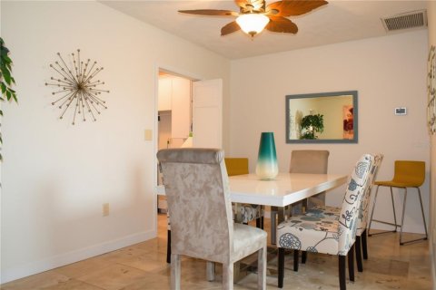 House in Saint Petersburg, Florida 4 bedrooms, 211.91 sq.m. № 2142459 - photo 14