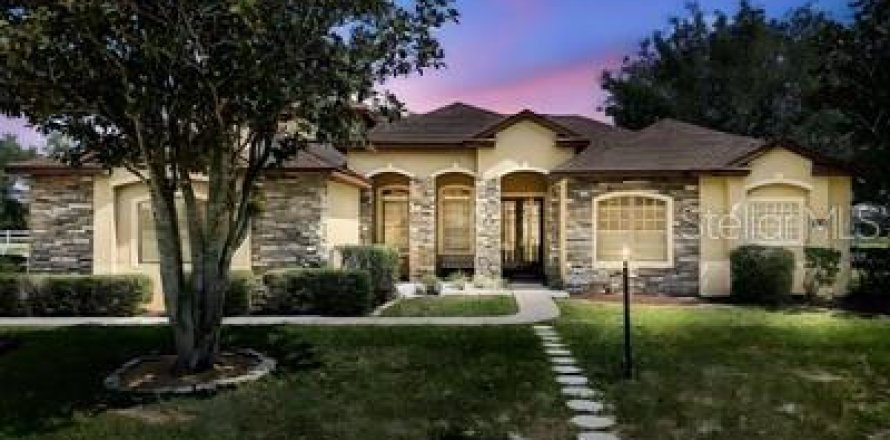 Casa en Clermont, Florida 4 dormitorios, 365.2 m2 № 1909897