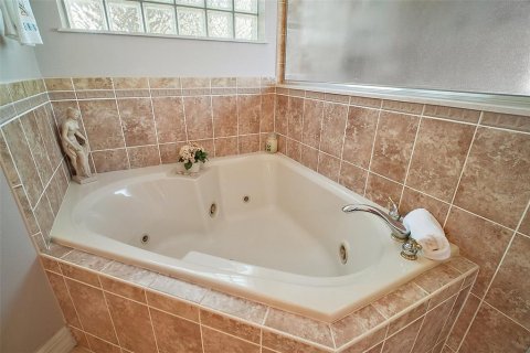 Villa ou maison à louer à Clermont, Floride: 4 chambres, 365.2 m2 № 1909897 - photo 11