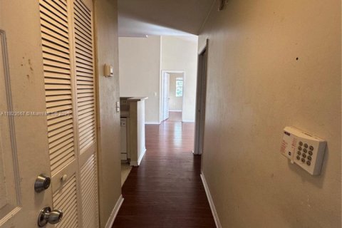 Condo in Pembroke Pines, Florida, 2 bedrooms  № 1798882 - photo 21