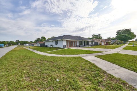 Casa en venta en Ocala, Florida, 3 dormitorios, 225.2 m2 № 1658335 - foto 4
