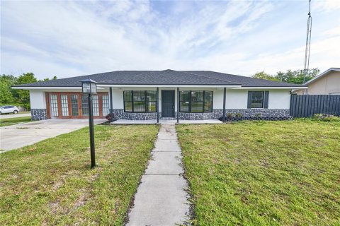 Casa en venta en Ocala, Florida, 3 dormitorios, 225.2 m2 № 1658335 - foto 1