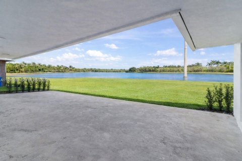 Villa ou maison à louer à Pembroke Pines, Floride: 3 chambres, 164.99 m2 № 1996183 - photo 4