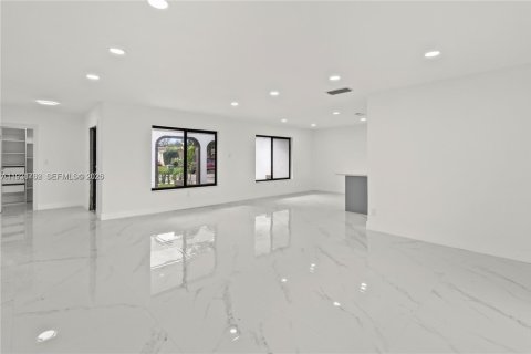 Villa ou maison à louer à Pembroke Pines, Floride: 3 chambres, 164.99 m2 № 1996183 - photo 16