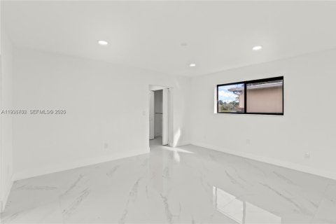 Villa ou maison à louer à Pembroke Pines, Floride: 3 chambres, 164.99 m2 № 1996183 - photo 26