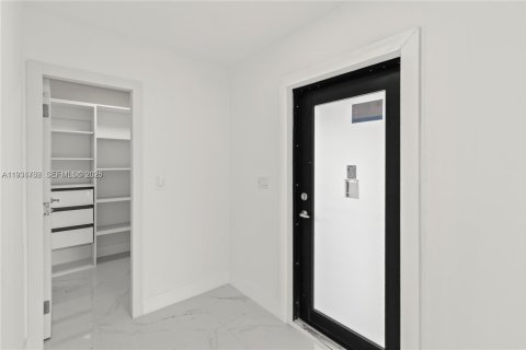 Villa ou maison à louer à Pembroke Pines, Floride: 3 chambres, 164.99 m2 № 1996183 - photo 25