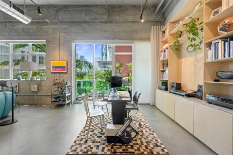 Condo in Miami, Florida, 1 bedroom  № 1655205 - photo 9