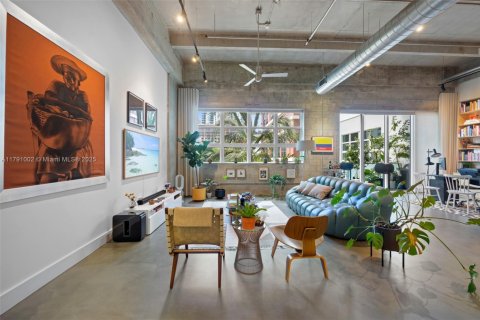 Condo in Miami, Florida, 1 bedroom  № 1655205 - photo 4