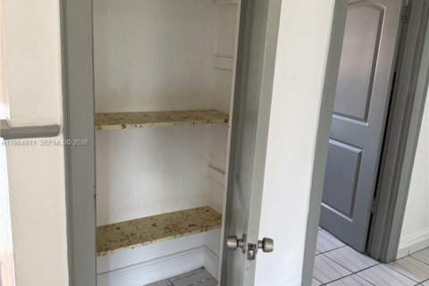 Apartamento en alquiler en Miami, Florida, 2 dormitorios, 90.58 m2 № 2026129 - foto 10
