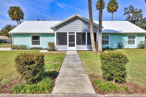 House in Port Orange, Florida 3 bedrooms, 163.69 sq.m. № 1518682 - photo 2