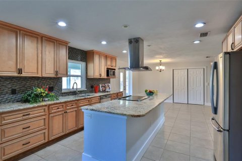 House in Port Orange, Florida 3 bedrooms, 163.69 sq.m. № 1518682 - photo 9