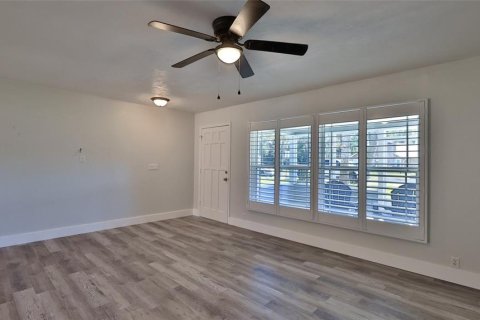 House in Port Orange, Florida 3 bedrooms, 163.69 sq.m. № 1518682 - photo 7