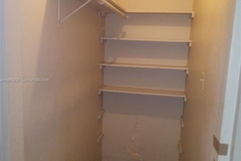 Appartement à louer à Hollywood, Floride: 1 chambre, 192.68 m2 № 2025758 - photo 5