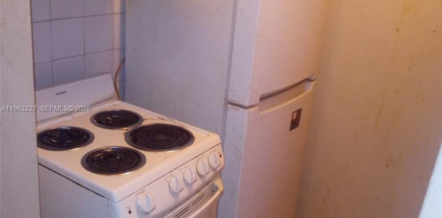 Appartement à Hollywood, Floride 1 chambre, 192.68 m2 № 2025758