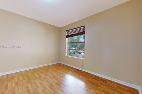Condo in Miami, Florida, 1 bedroom  № 1880175 - photo 16