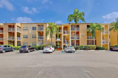 Condo in Miami, Florida, 1 bedroom  № 1880175 - photo 24