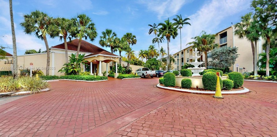 Condo in Miami, Florida, 1 bedroom № 1880175