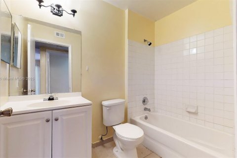 Condo in Miami, Florida, 1 bedroom  № 1880175 - photo 12