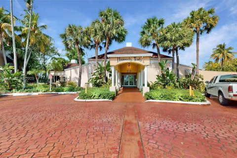 Condo in Miami, Florida, 1 bedroom  № 1880175 - photo 21