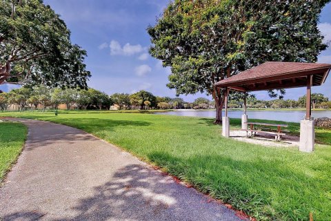 Condo in Miami, Florida, 1 bedroom  № 1880175 - photo 22