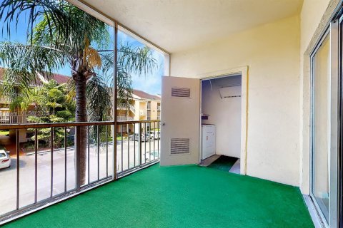 Condo in Miami, Florida, 1 bedroom  № 1880175 - photo 19
