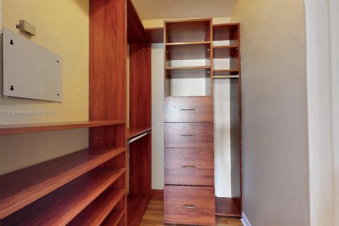 Condo in Miami, Florida, 1 bedroom  № 1880175 - photo 14