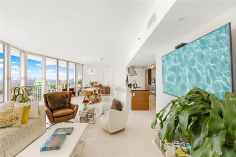 Condominio en alquiler en Miami, Florida, 2 dormitorios, 139.35 m2 № 2026897 - foto 21