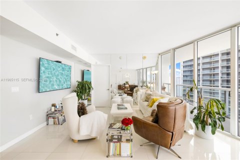 Condominio en alquiler en Miami, Florida, 2 dormitorios, 139.35 m2 № 2026897 - foto 4