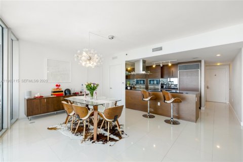 Condominio en alquiler en Miami, Florida, 2 dormitorios, 139.35 m2 № 2026897 - foto 7