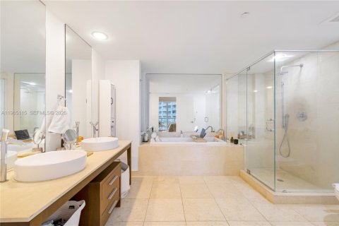 Condominio en alquiler en Miami, Florida, 2 dormitorios, 139.35 m2 № 2026897 - foto 14